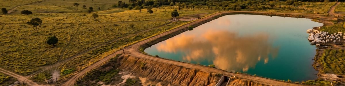 Barragem irregular - multa, embargo e o passivo que você herda